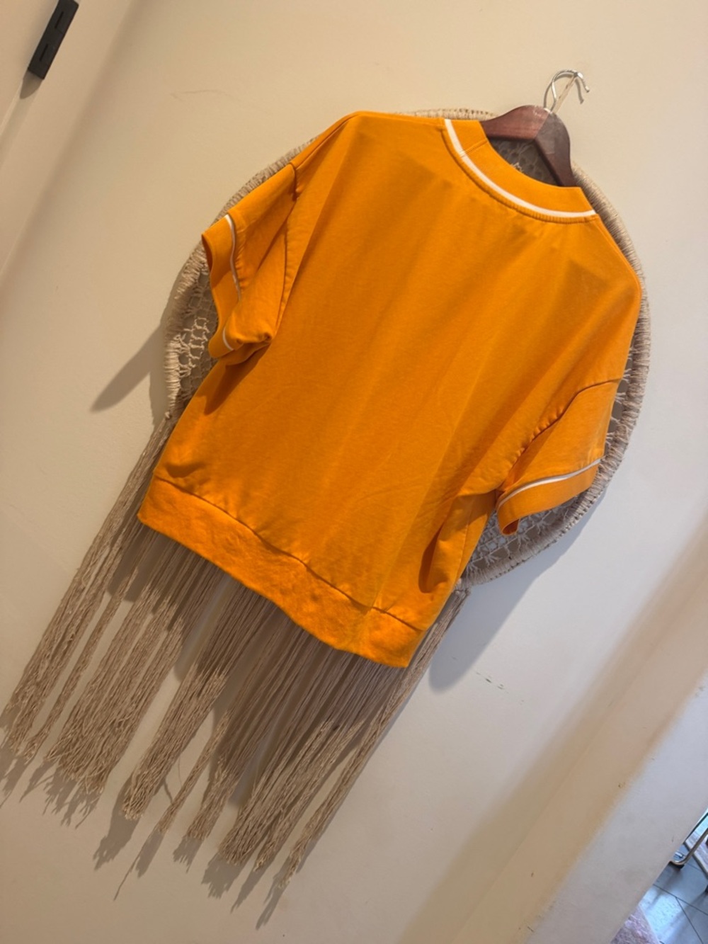University of Tennessee T Orange Short Sleeve Sweatshirt/ish feeling Top - Picture 6 of 15